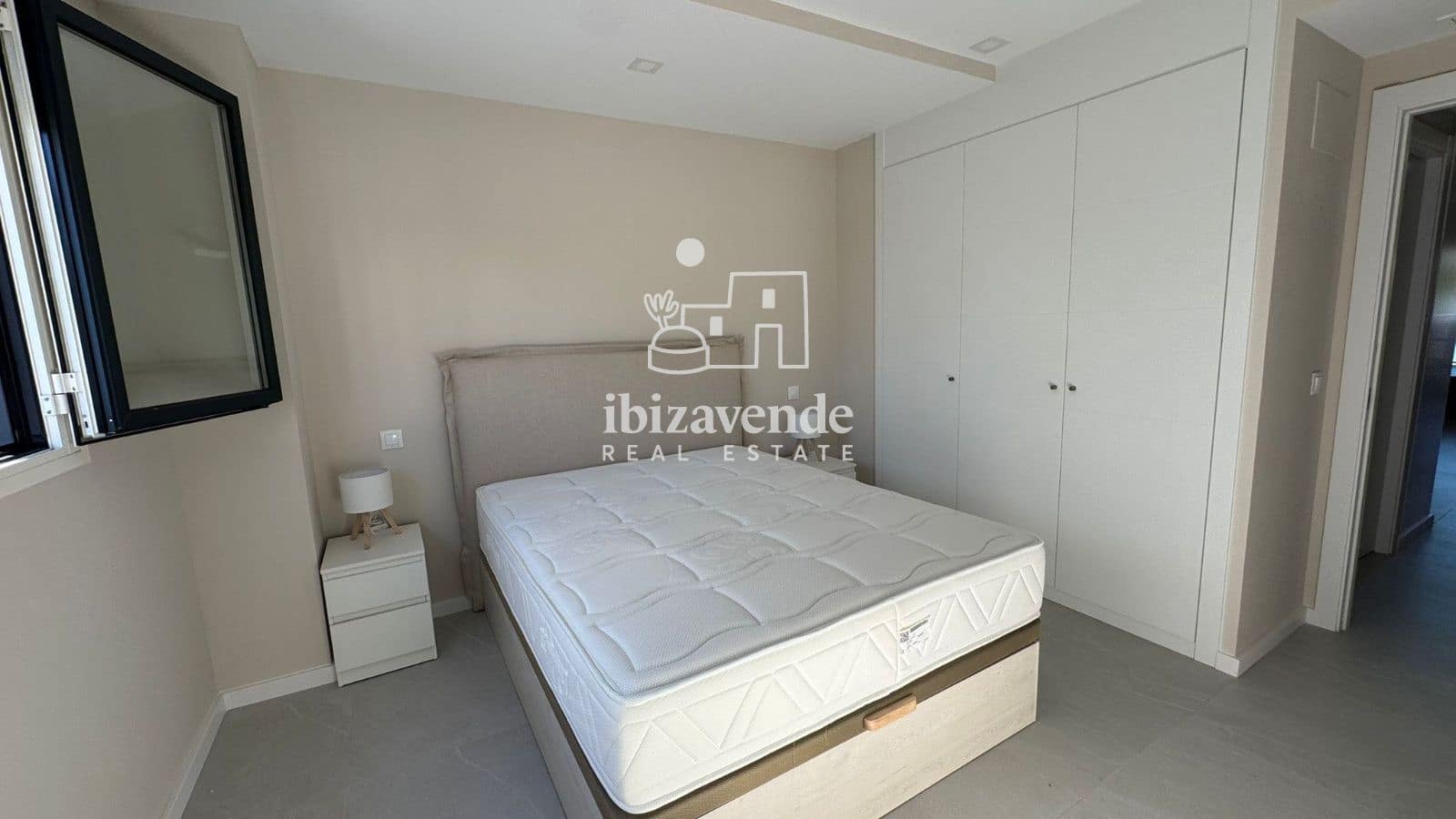 2 bedroom Flat for rent in Ibiza / Eivissa town with pool - € 5,000 (Ref: 9788758)