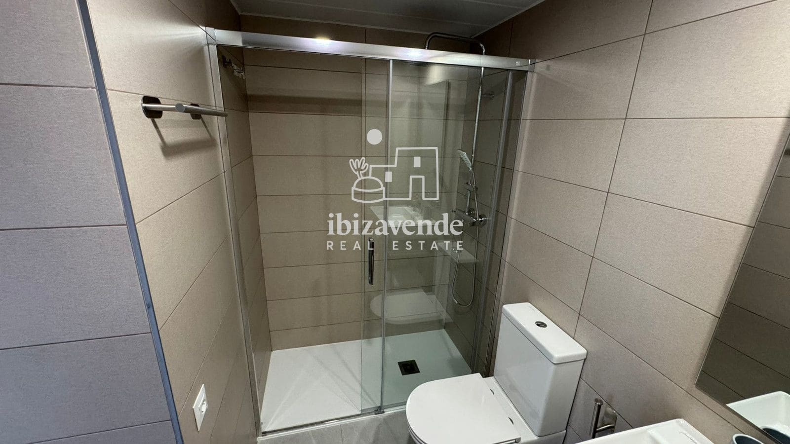 2 bedroom Flat for rent in Ibiza / Eivissa town with pool - € 5,000 (Ref: 9788758)