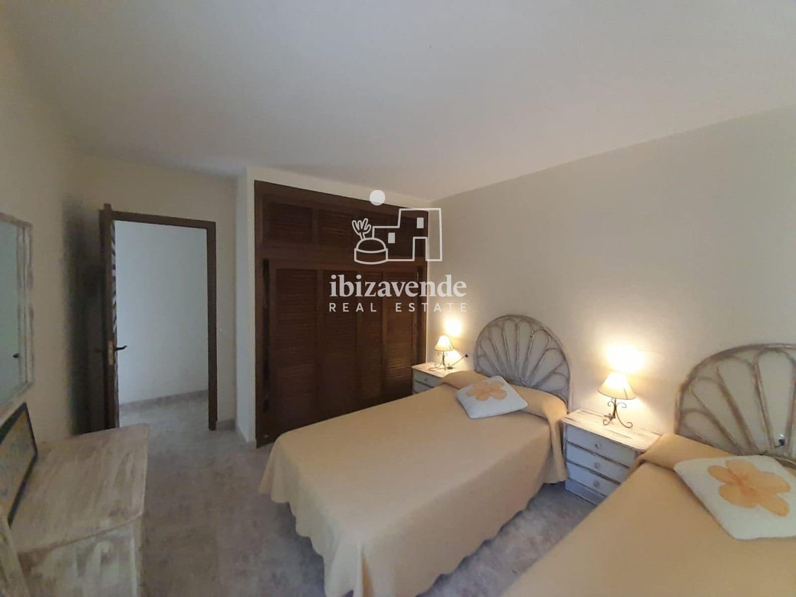 4 soverom Villa til leie i Cala Tarida med svømmebasseng garasje - € 5 000 (Ref: 9793758)