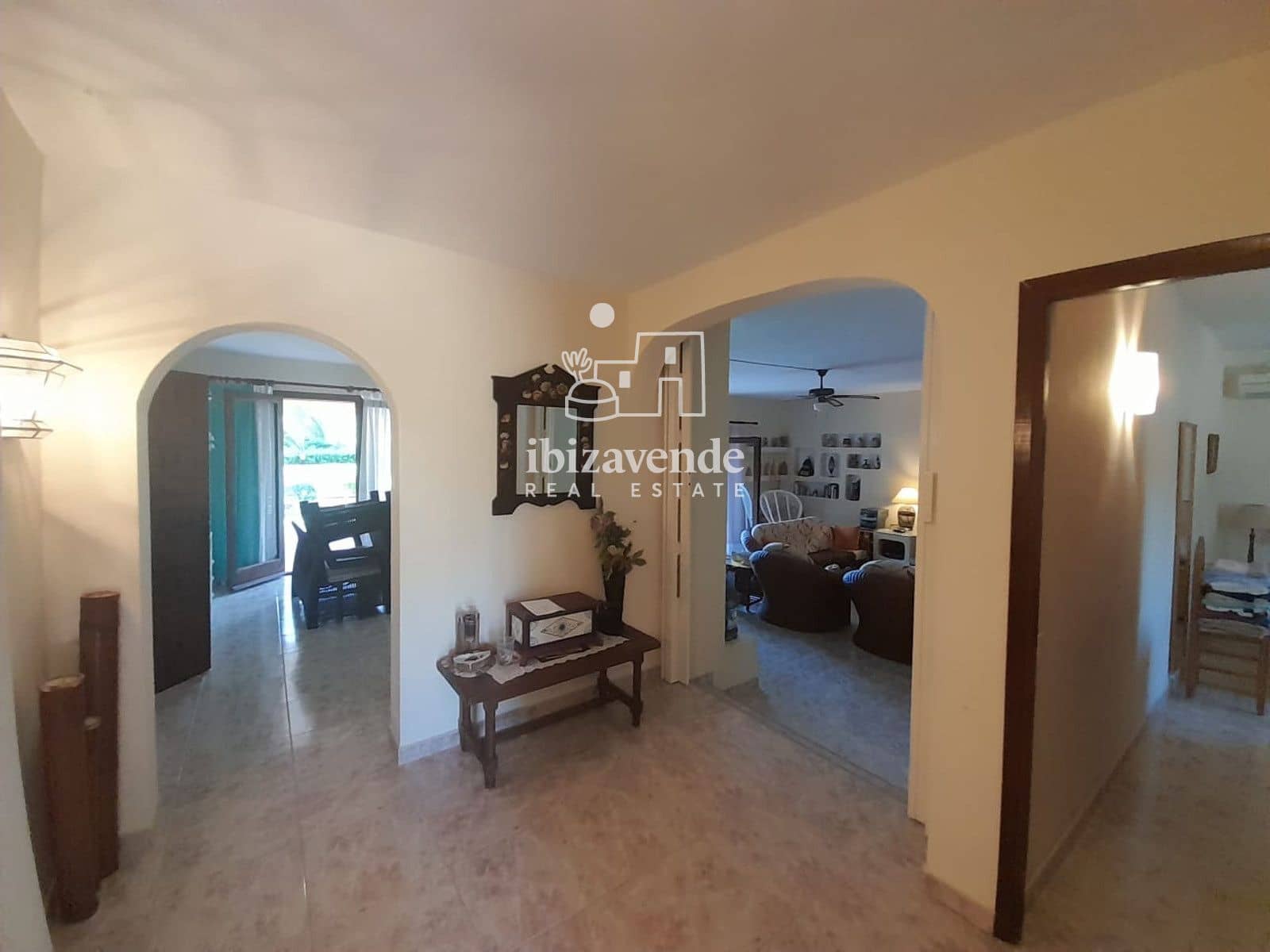 4 soverom Villa til leie i Cala Tarida med svømmebasseng garasje - € 5 000 (Ref: 9793758)