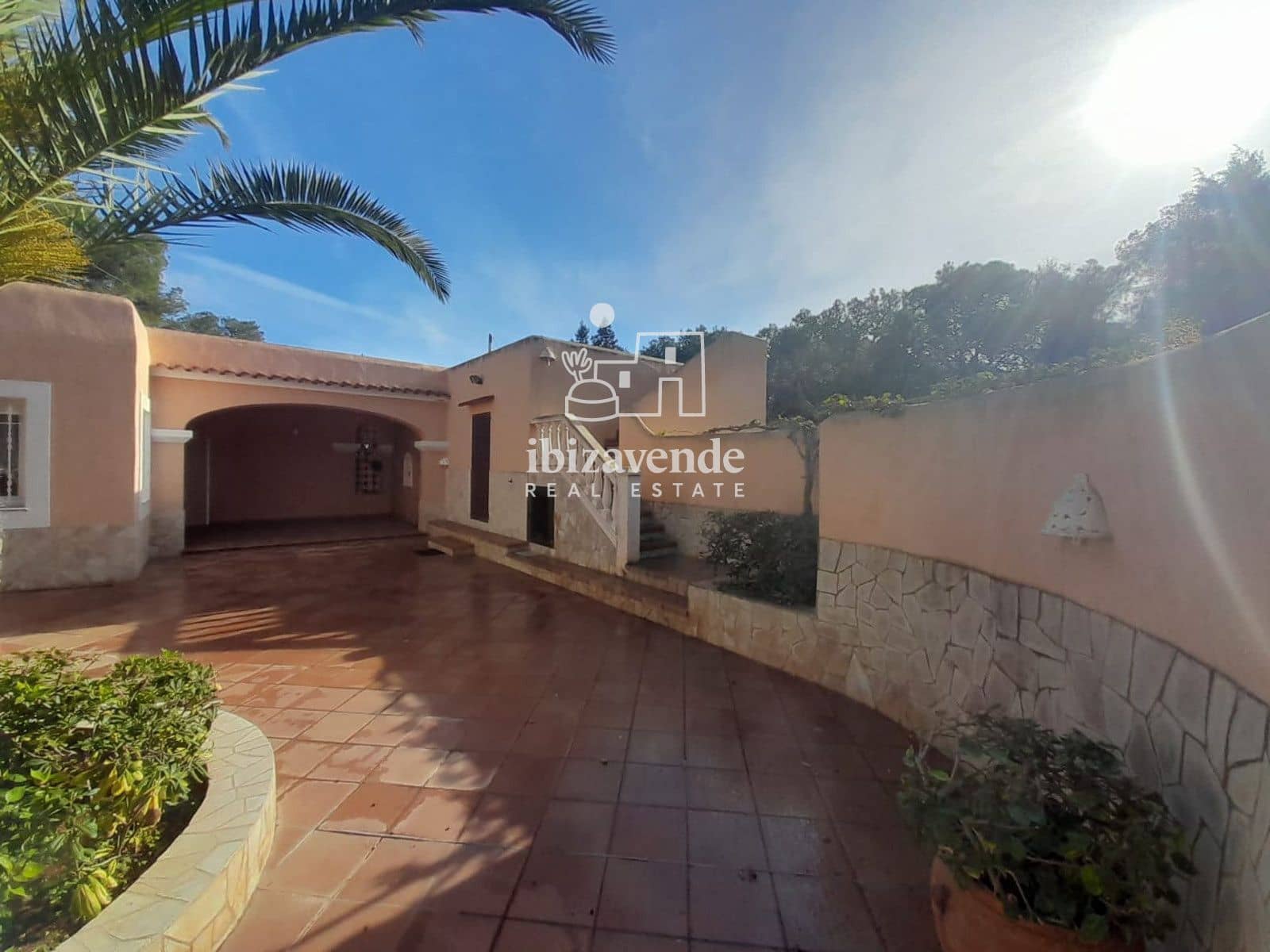 4 soverom Villa til leie i Cala Tarida med svømmebasseng garasje - € 5 000 (Ref: 9793758)