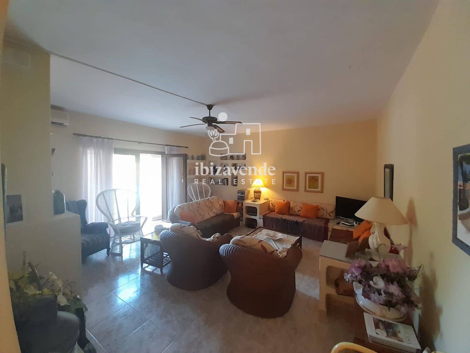 4 soverom Villa til leie i Cala Tarida med svømmebasseng garasje - € 5 000 (Ref: 9793758)