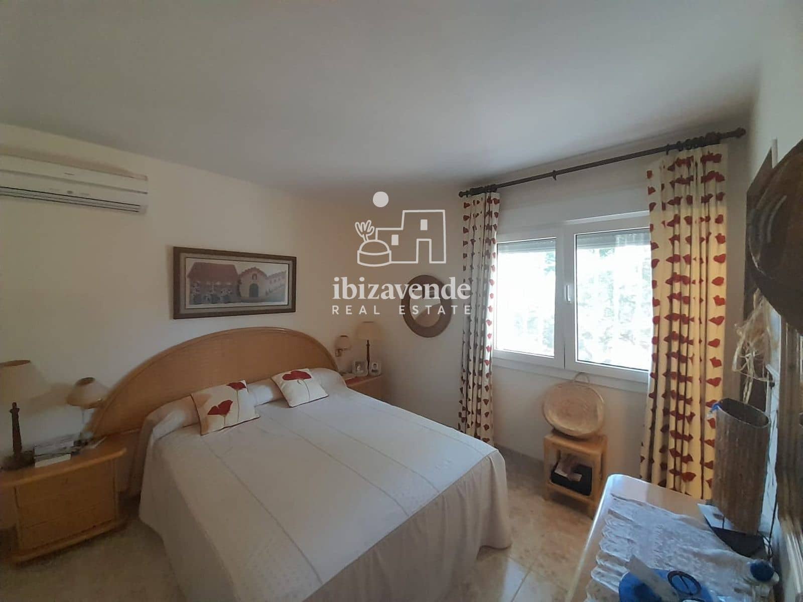 4 soverom Villa til leie i Cala Tarida med svømmebasseng garasje - € 5 000 (Ref: 9793758)