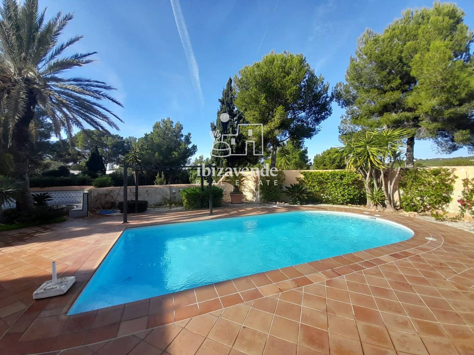 4 soverom Villa til leie i Cala Tarida med svømmebasseng garasje - € 5 000 (Ref: 9793758)