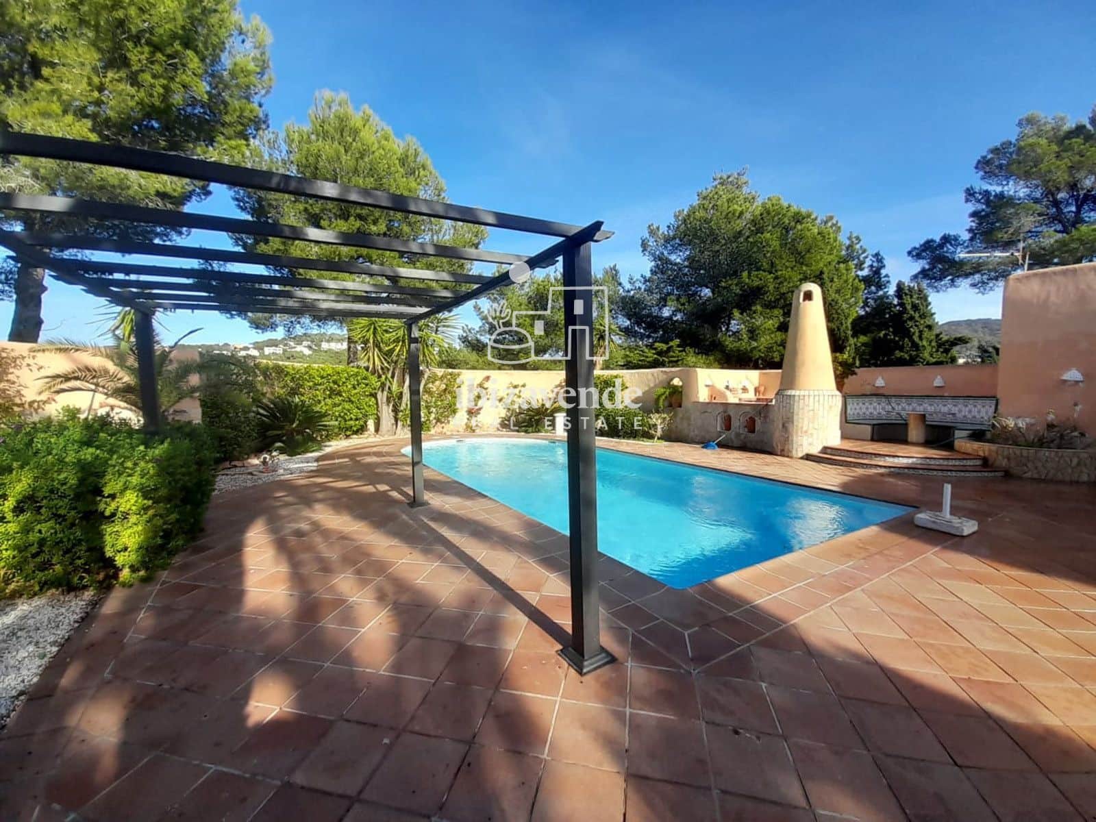 4 soverom Villa til leie i Cala Tarida med svømmebasseng garasje - € 5 000 (Ref: 9793758)