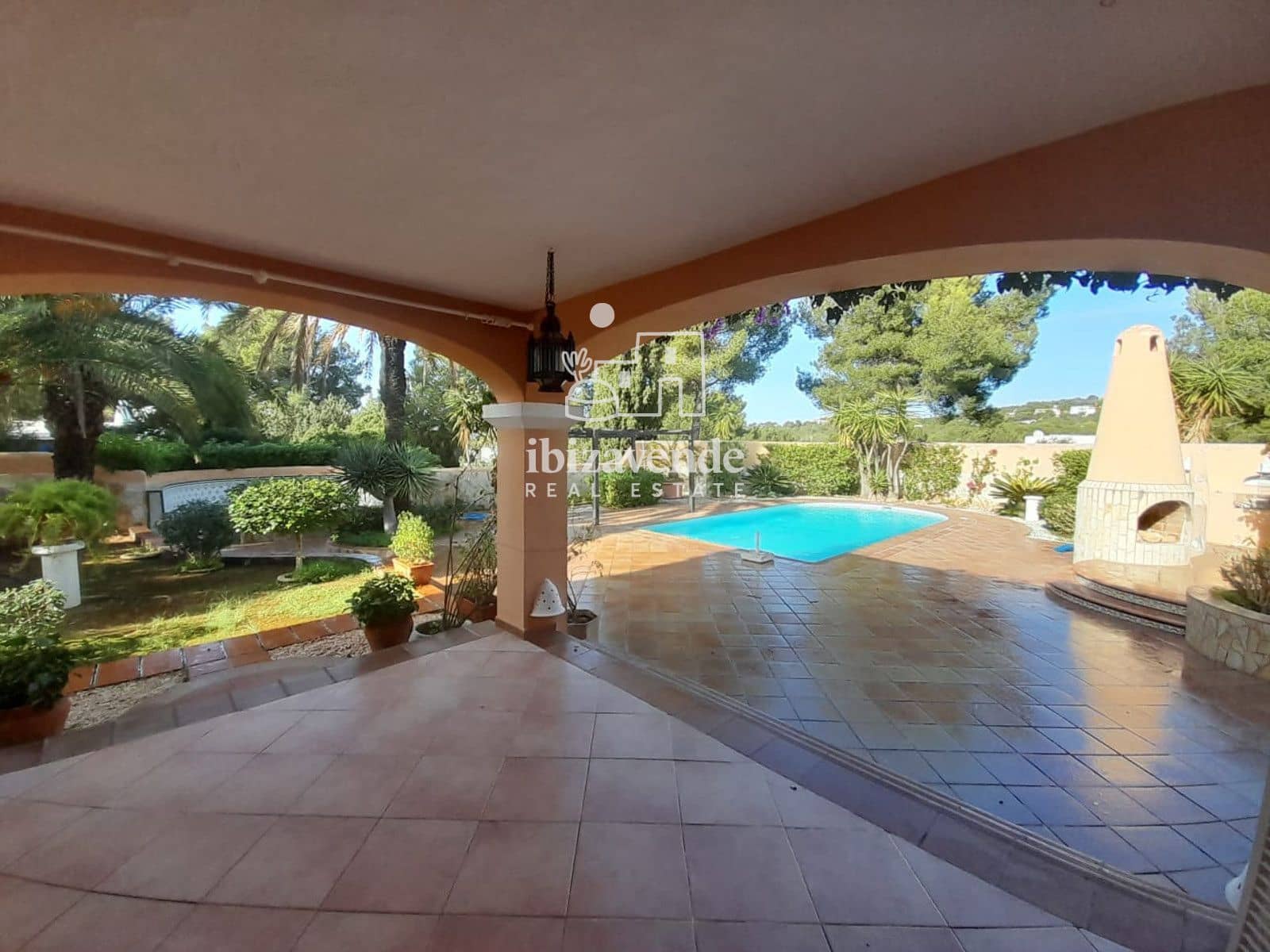 4 soverom Villa til leie i Cala Tarida med svømmebasseng garasje - € 5 000 (Ref: 9793758)