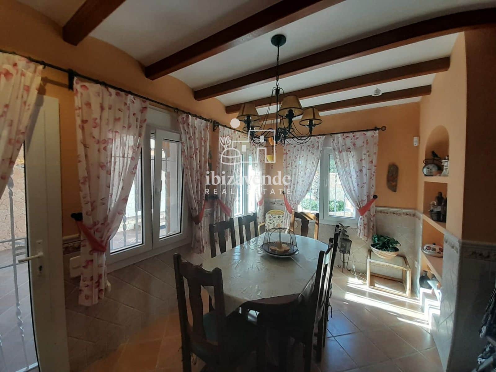 4 soverom Villa til leie i Cala Tarida med svømmebasseng garasje - € 5 000 (Ref: 9793758)