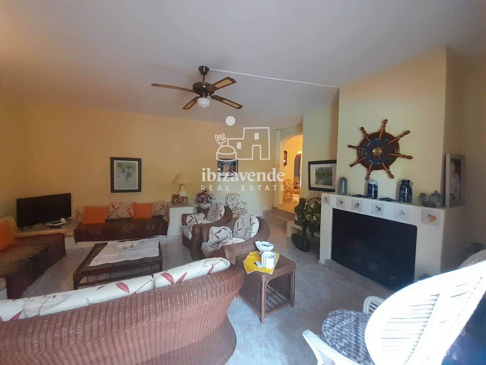 4 soverom Villa til leie i Cala Tarida med svømmebasseng garasje - € 5 000 (Ref: 9793758)