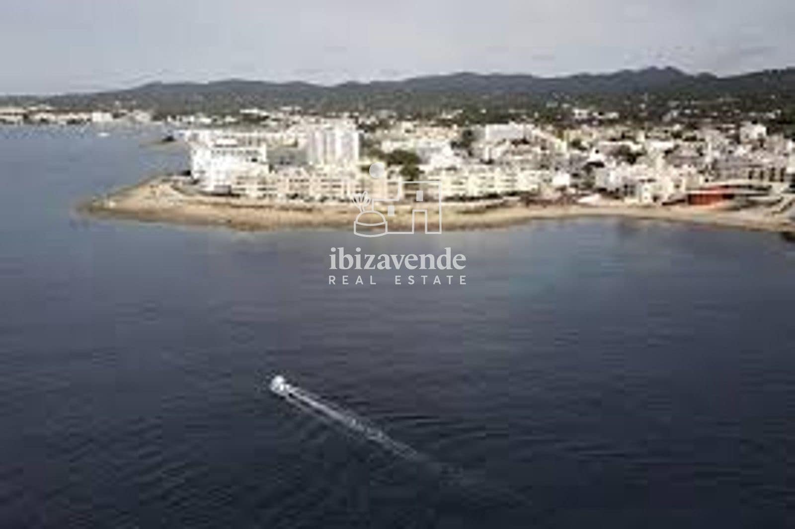 2 soveværelse Penthouse til leje i Sant Antoni de Portmany med swimmingpool - € 4.000 (Ref: 9797704)