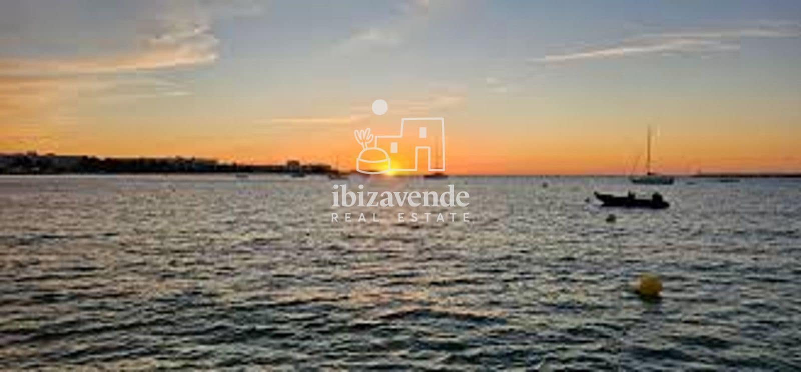 2 soveværelse Penthouse til leje i Sant Antoni de Portmany med swimmingpool - € 4.000 (Ref: 9797704)