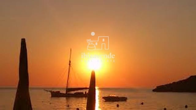 2 soveværelse Penthouse til leje i Sant Antoni de Portmany med swimmingpool - € 4.000 (Ref: 9797704)