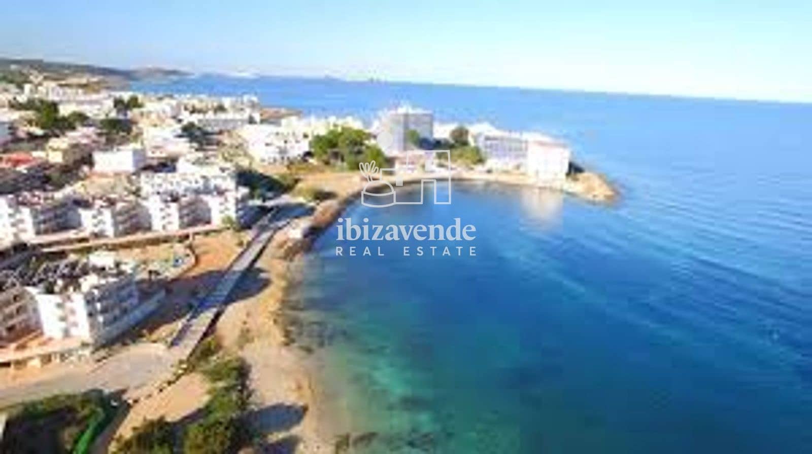 2 soveværelse Penthouse til leje i Sant Antoni de Portmany med swimmingpool - € 4.000 (Ref: 9797704)