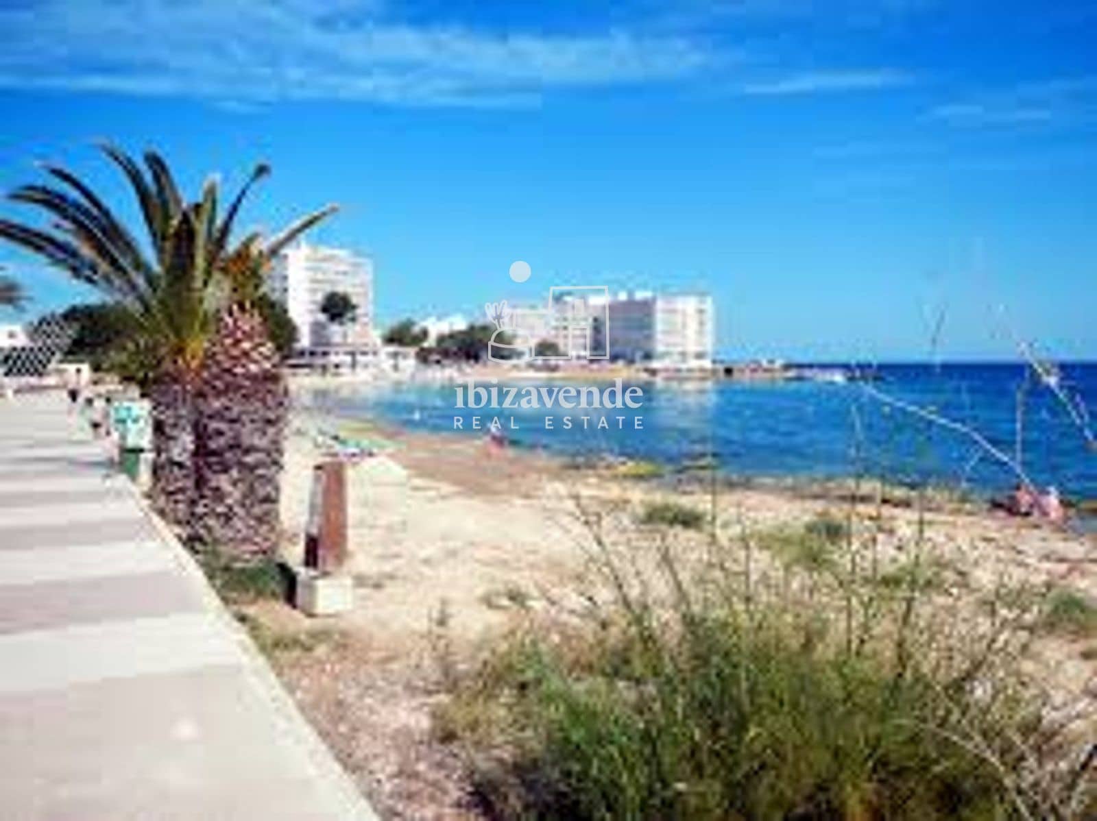 2 soveværelse Penthouse til leje i Sant Antoni de Portmany med swimmingpool - € 4.000 (Ref: 9797704)