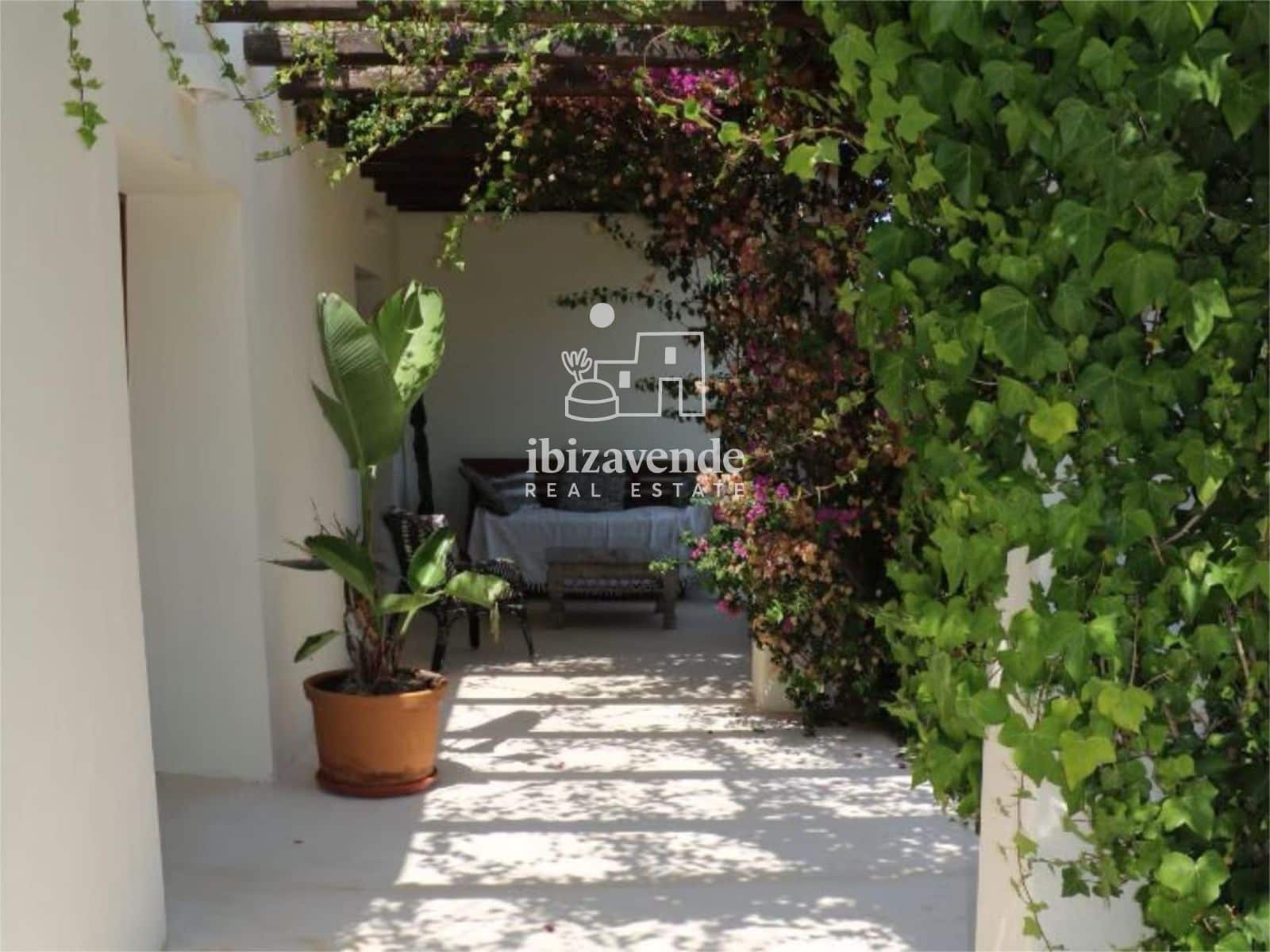 6 bedroom Villa for sale in Santa Eulalia / Santa Eularia with pool garage - € 5,850,000 (Ref: 9800692)