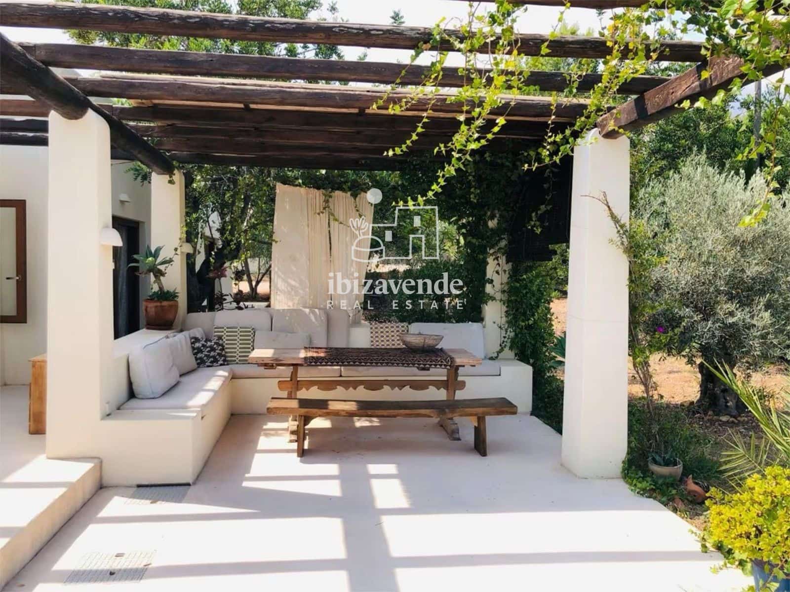 6 bedroom Villa for sale in Santa Eulalia / Santa Eularia with pool garage - € 5,850,000 (Ref: 9800692)