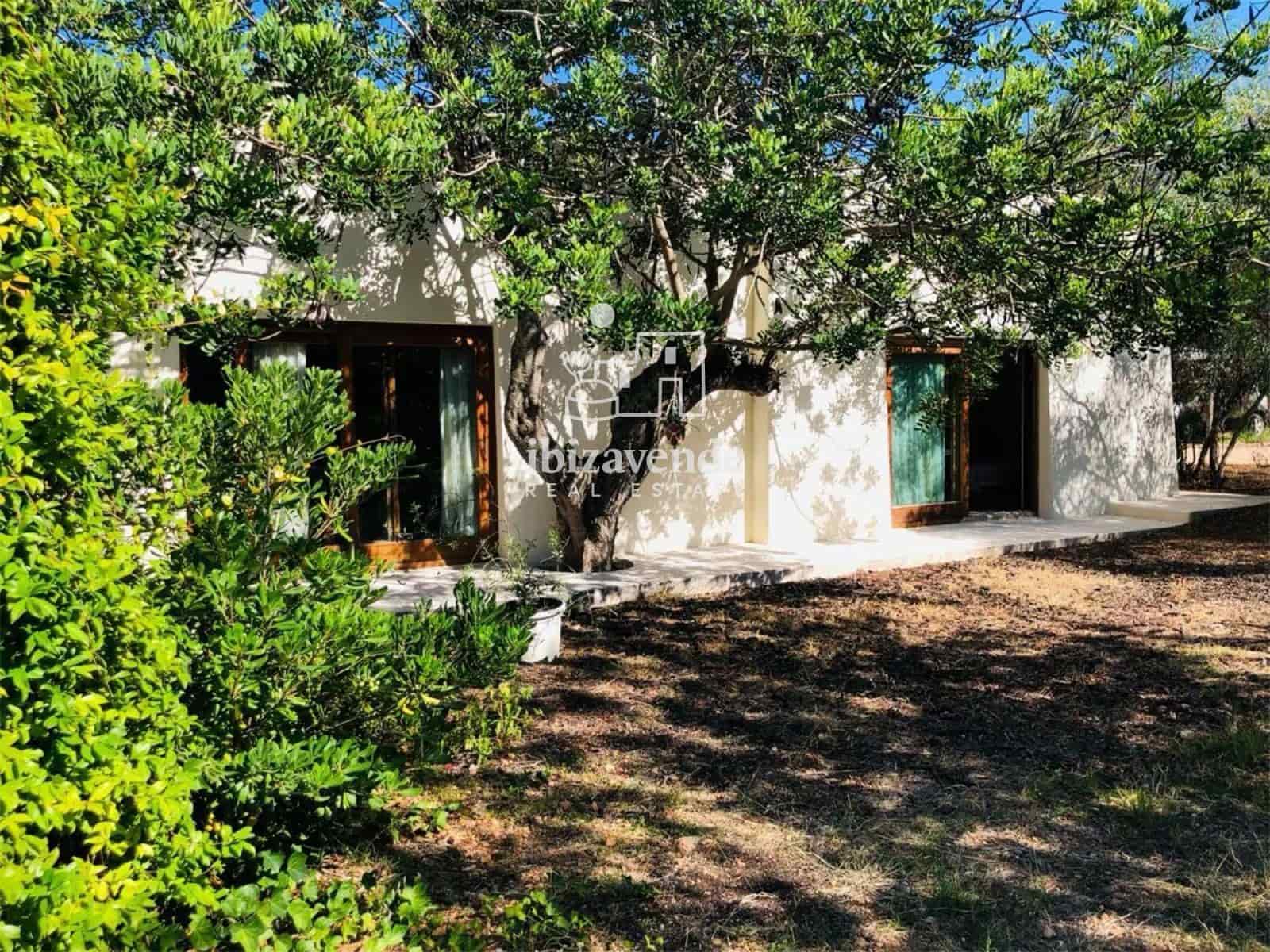 6 bedroom Villa for sale in Santa Eulalia / Santa Eularia with pool garage - € 5,850,000 (Ref: 9800692)