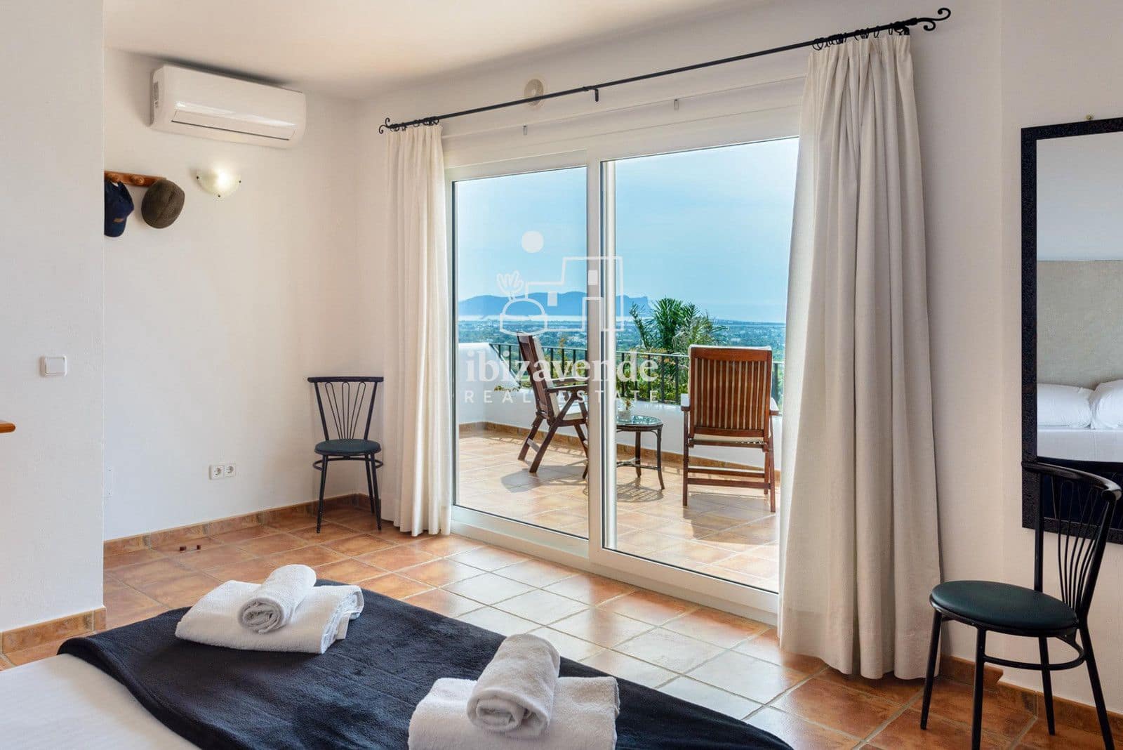 Chalet de 7 habitaciones en San Jose / Sant Josep de Sa Talaia en venta con piscina - 3.500.000 € (Ref: 9804977)