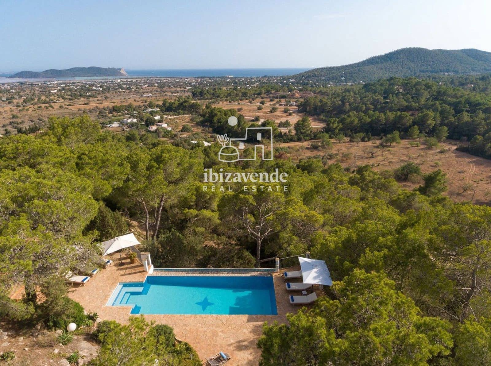 Chalet de 7 habitaciones en San Jose / Sant Josep de Sa Talaia en venta con piscina - 3.500.000 € (Ref: 9804977)