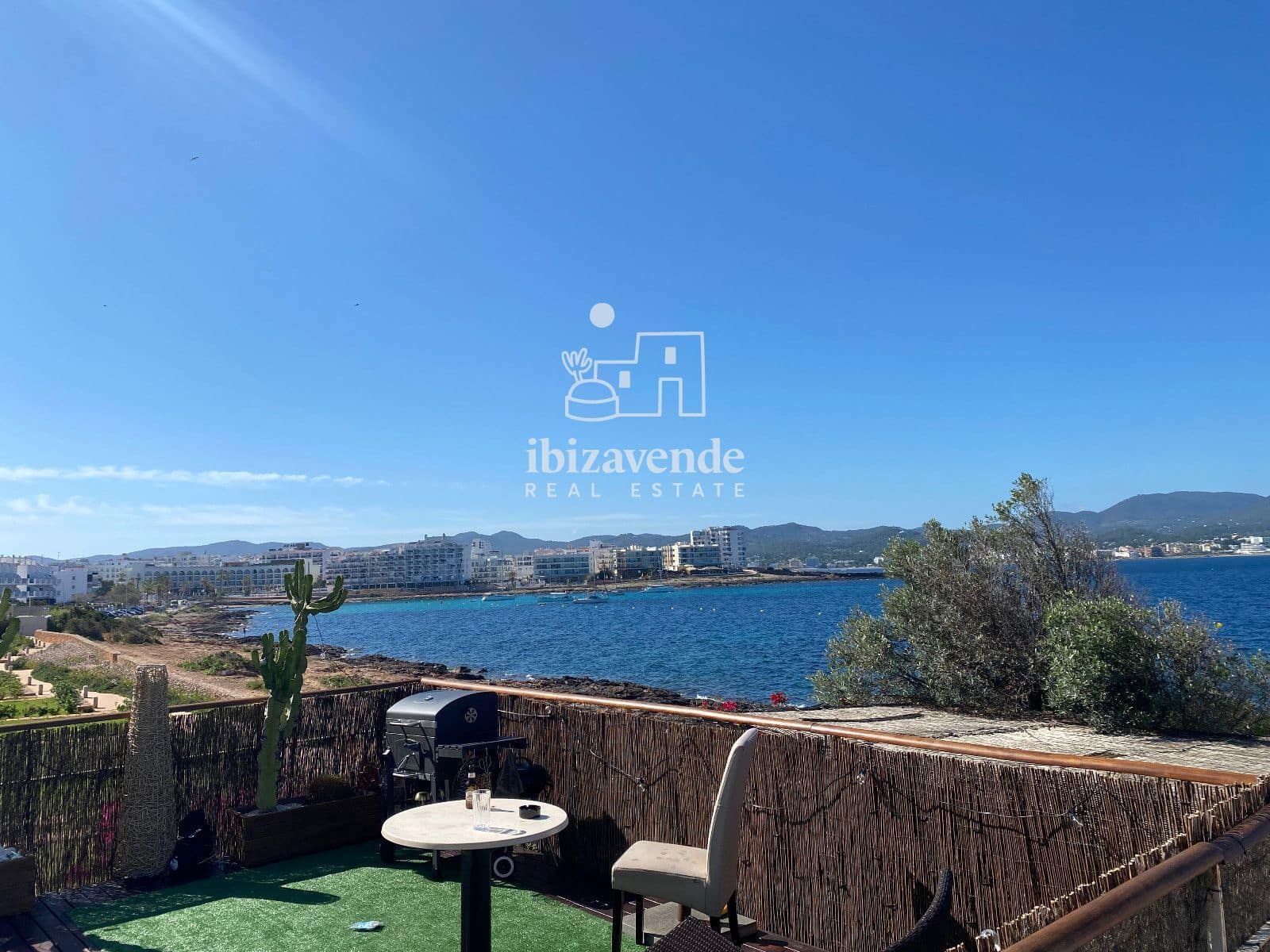 Piso de 3 habitaciones en Sant Antoni de Portmany en venta - 599.000 € (Ref: 9815102)