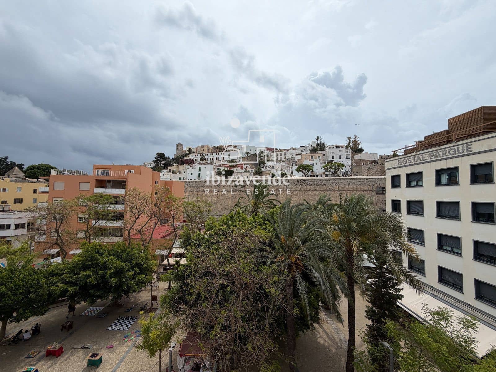 2 bedroom Flat for rent in Ibiza / Eivissa town - € 3,400 (Ref: 9819161)