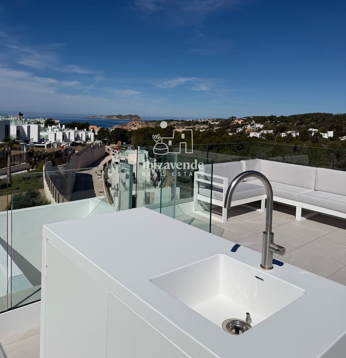 Chalet de 3 habitaciones en Cala Tarida en alquiler con piscina - 5.000 € (Ref: 9821663)