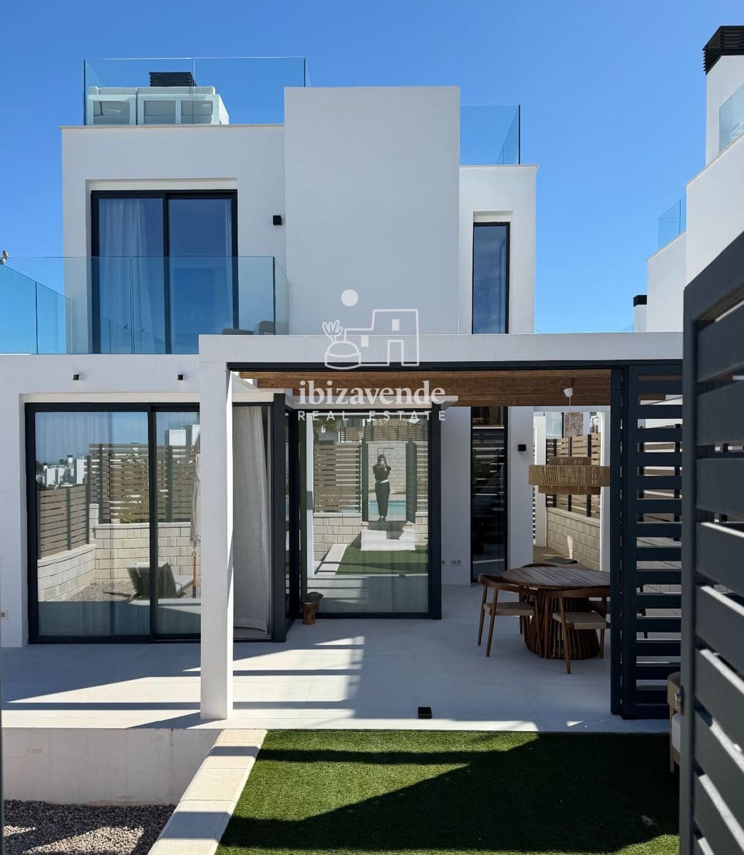 Chalet de 3 habitaciones en Cala Tarida en alquiler con piscina - 5.000 € (Ref: 9821663)