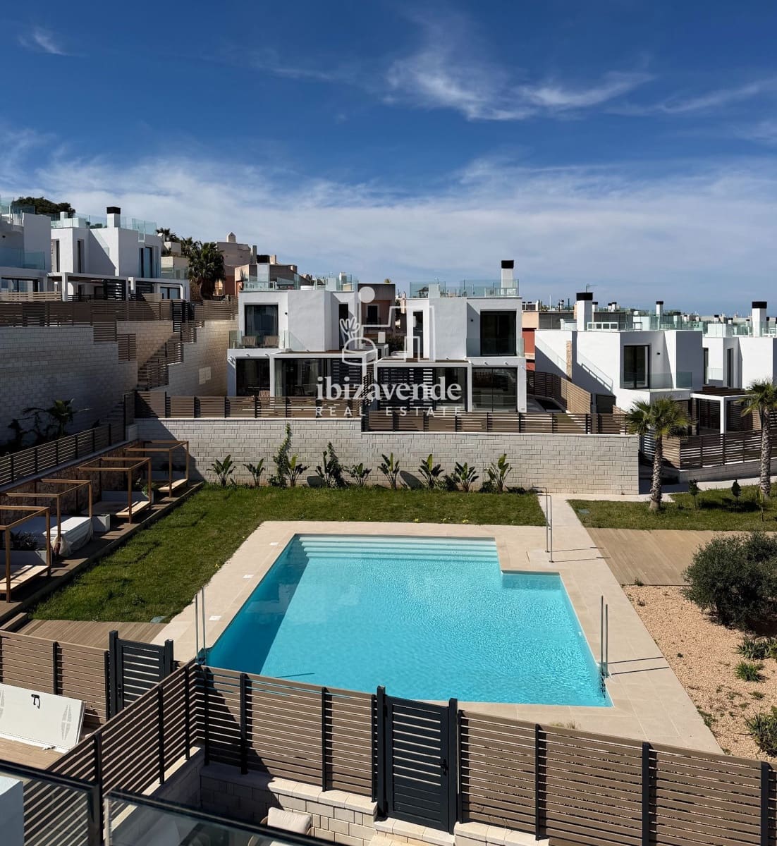 Chalet de 3 habitaciones en Cala Tarida en alquiler con piscina - 5.000 € (Ref: 9821663)