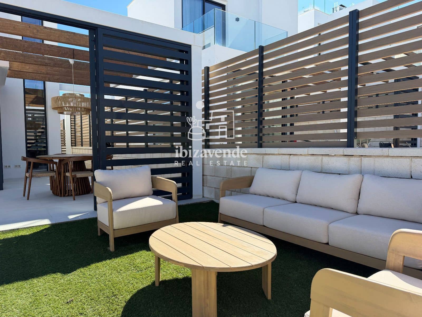 Chalet de 3 habitaciones en Cala Tarida en alquiler con piscina - 5.000 € (Ref: 9821663)