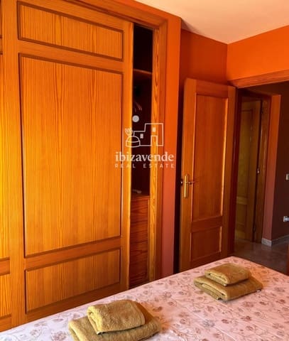 3 slaapkamer Huis te huur in Ibiza dorp met garage - € 4.500 (Ref: 9825644)