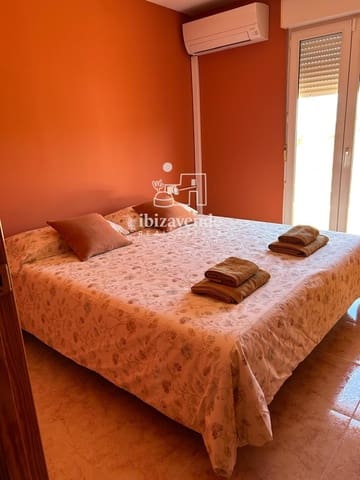 3 slaapkamer Huis te huur in Ibiza dorp met garage - € 4.500 (Ref: 9825644)