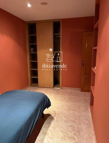 3 slaapkamer Huis te huur in Ibiza dorp met garage - € 4.500 (Ref: 9825644)
