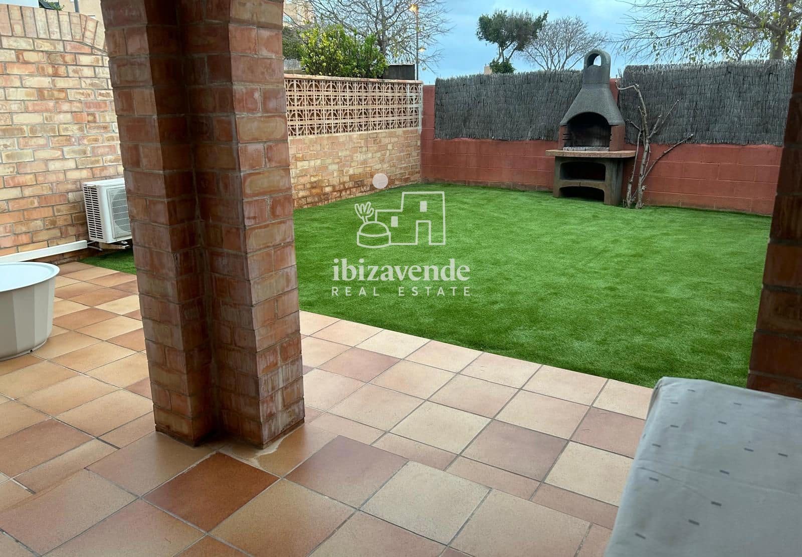 Maison de Ville de 3 chambres à louer à Ibiza ville avec garage - 4 500 € (Ref: 9825644)