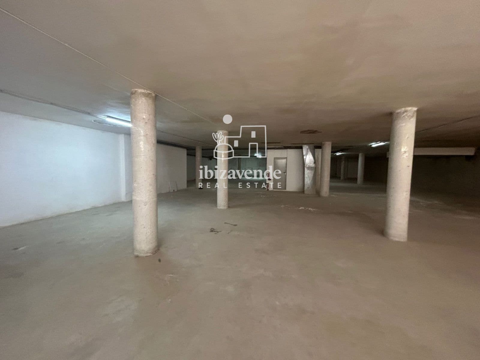 Commercial for sale in Santa Eulalia / Santa Eularia with garage - € 1,200,000 (Ref: 9836706)
