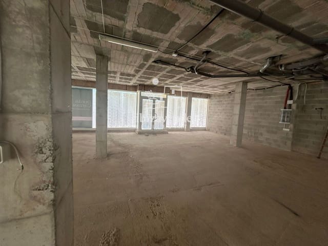 Erhverv til salg i Santa Eulalia / Santa Eularia med garage - € 1.200.000 (Ref: 9836706)