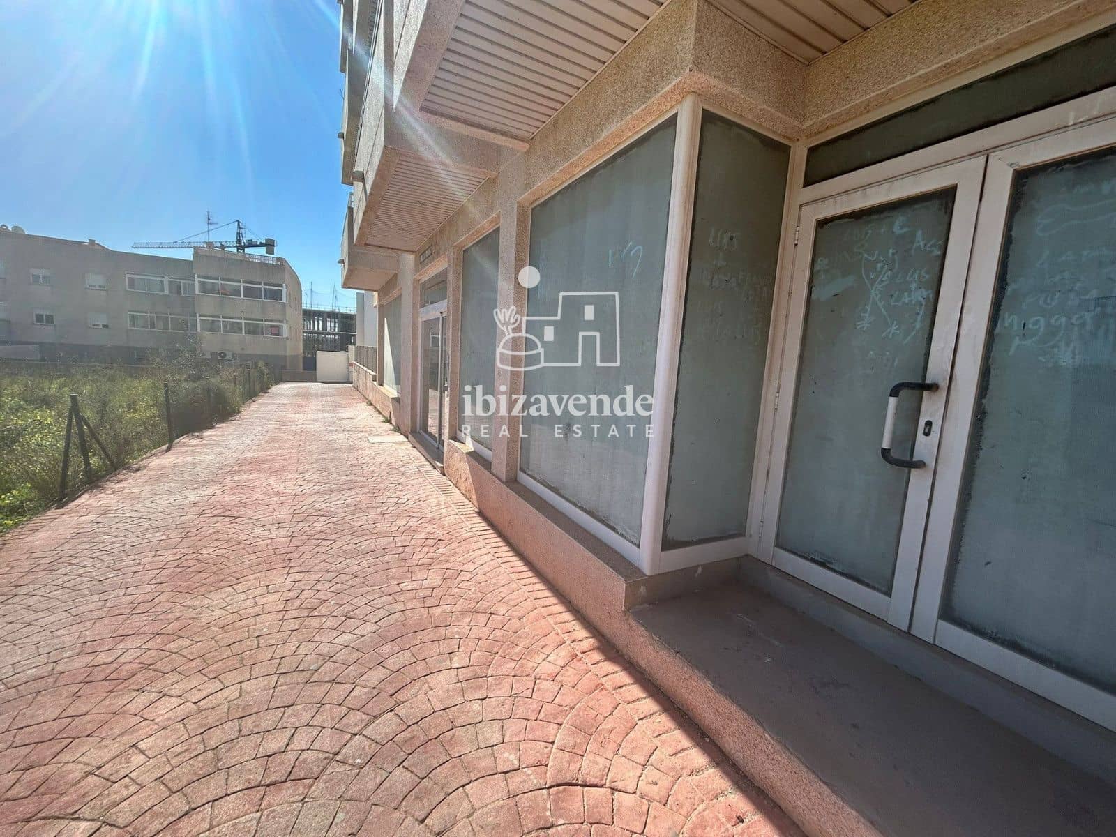 Commercial for sale in Santa Eulalia / Santa Eularia with garage - € 1,200,000 (Ref: 9836706)