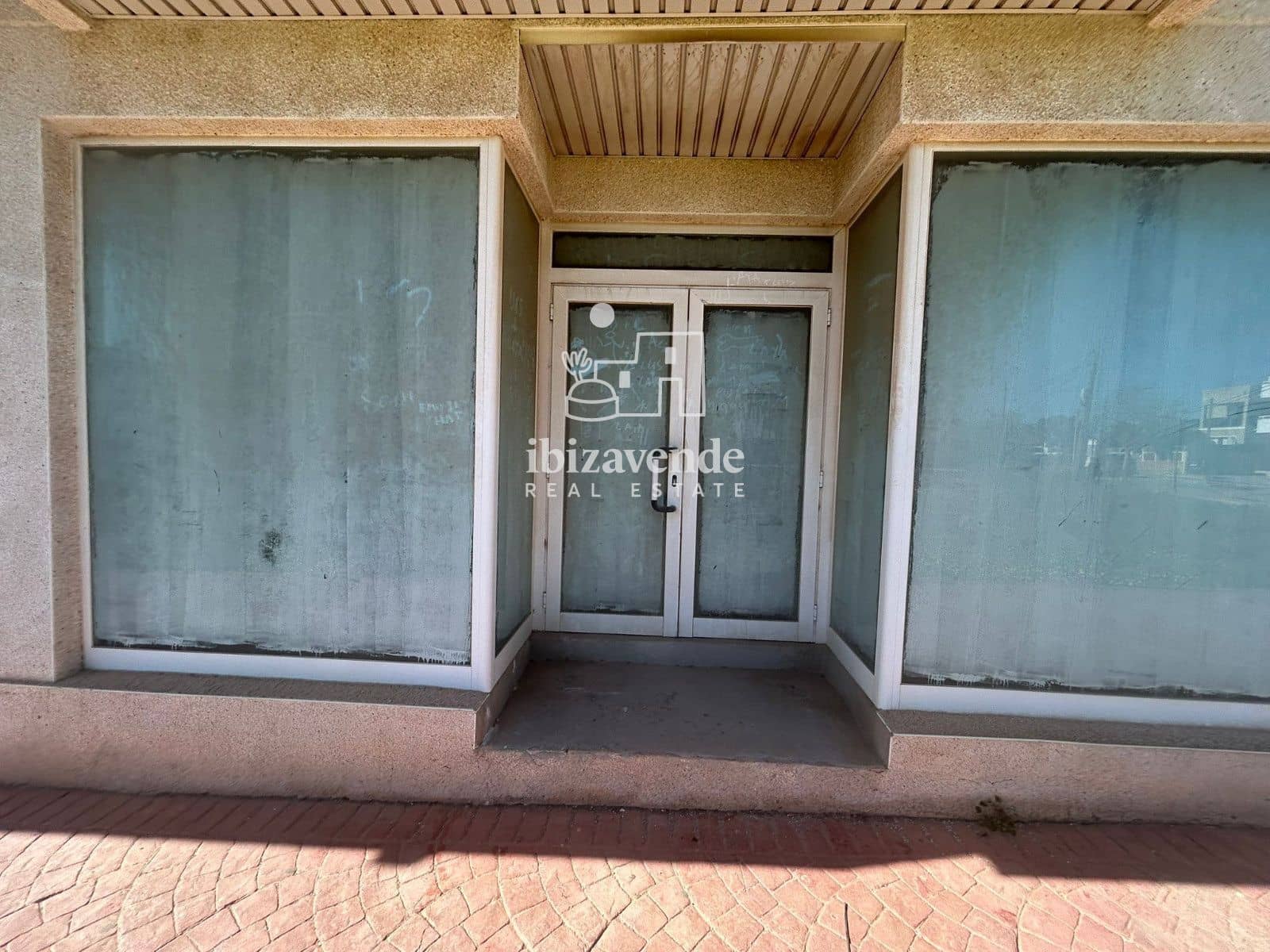 Commercial for sale in Santa Eulalia / Santa Eularia with garage - € 1,200,000 (Ref: 9836706)