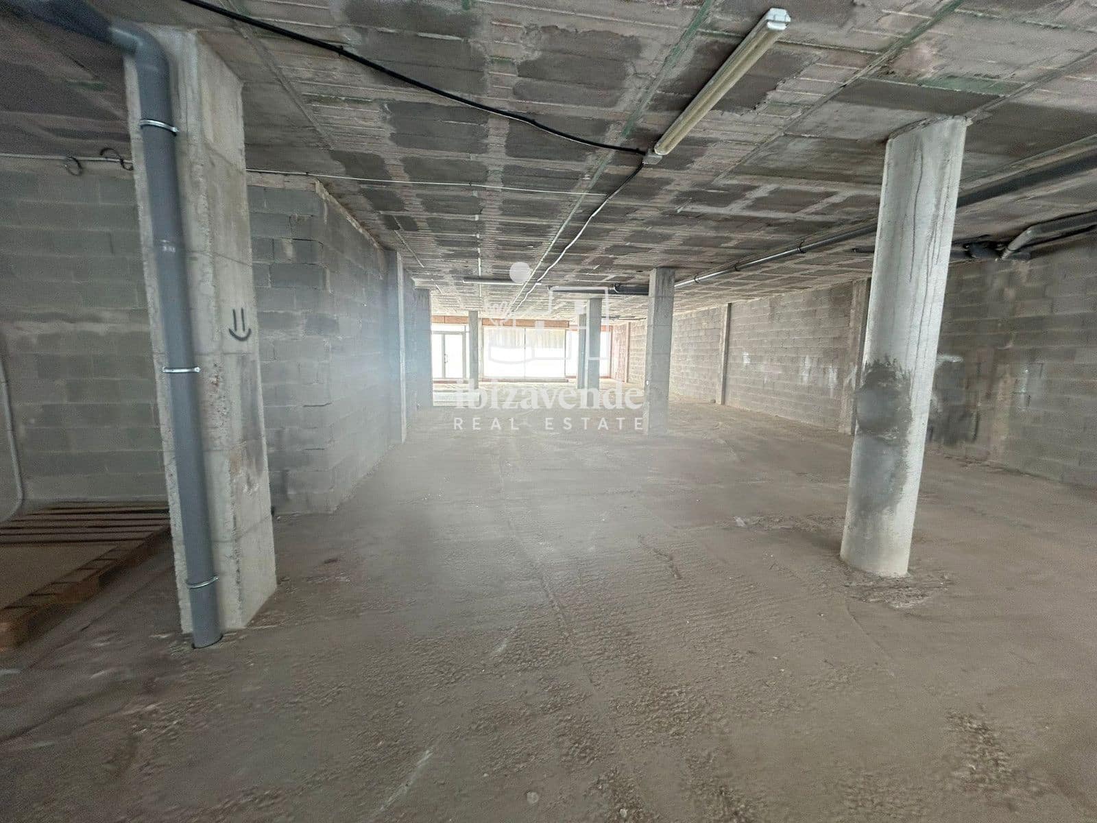 Commercial for sale in Santa Eulalia / Santa Eularia with garage - € 1,200,000 (Ref: 9836706)