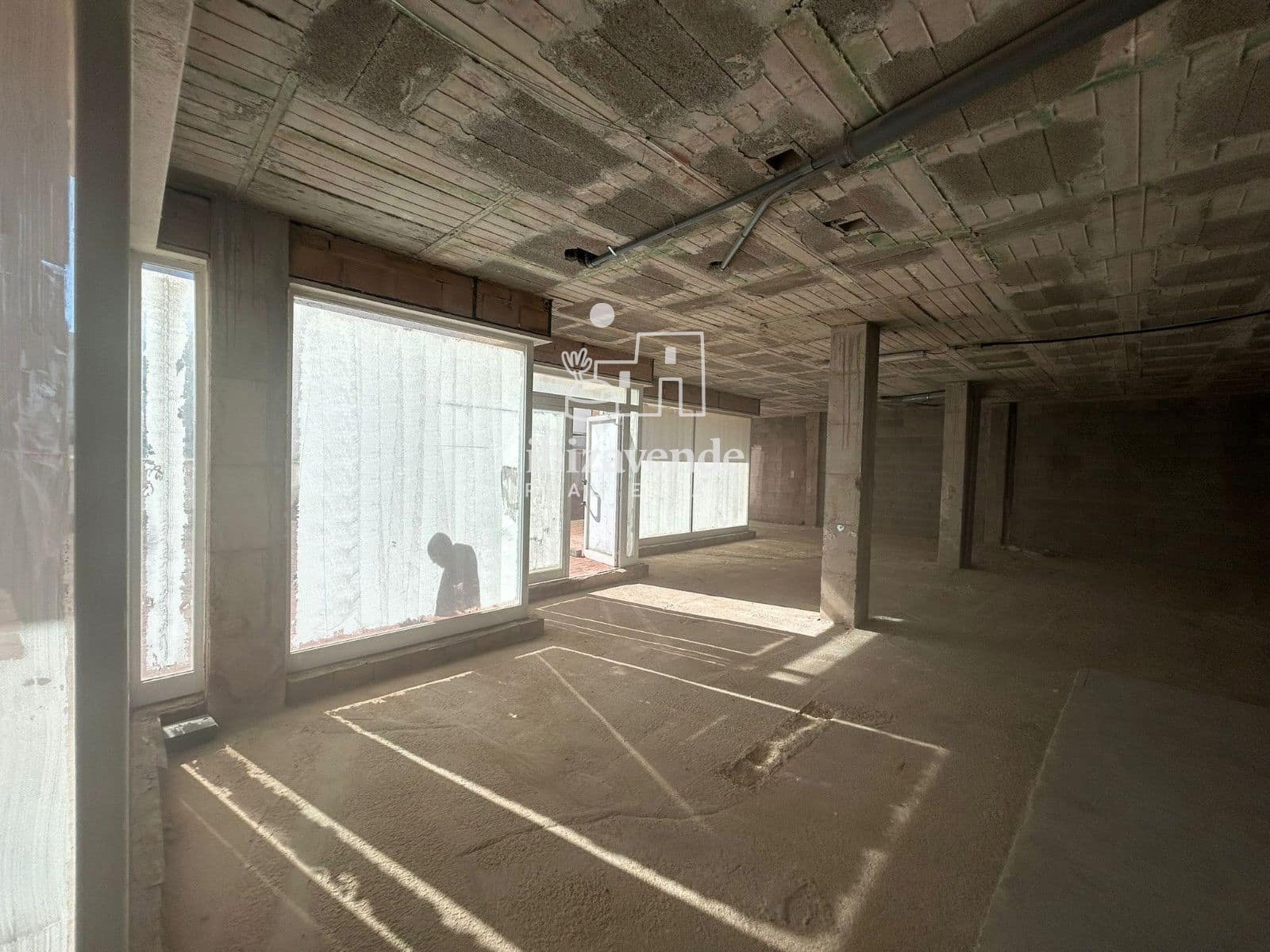 Commercial for sale in Santa Eulalia / Santa Eularia with garage - € 1,200,000 (Ref: 9836706)