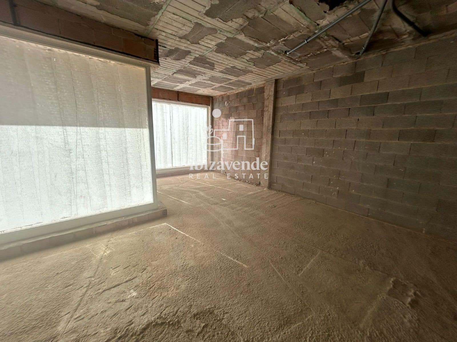 Commercial for sale in Santa Eulalia / Santa Eularia with garage - € 1,200,000 (Ref: 9836706)