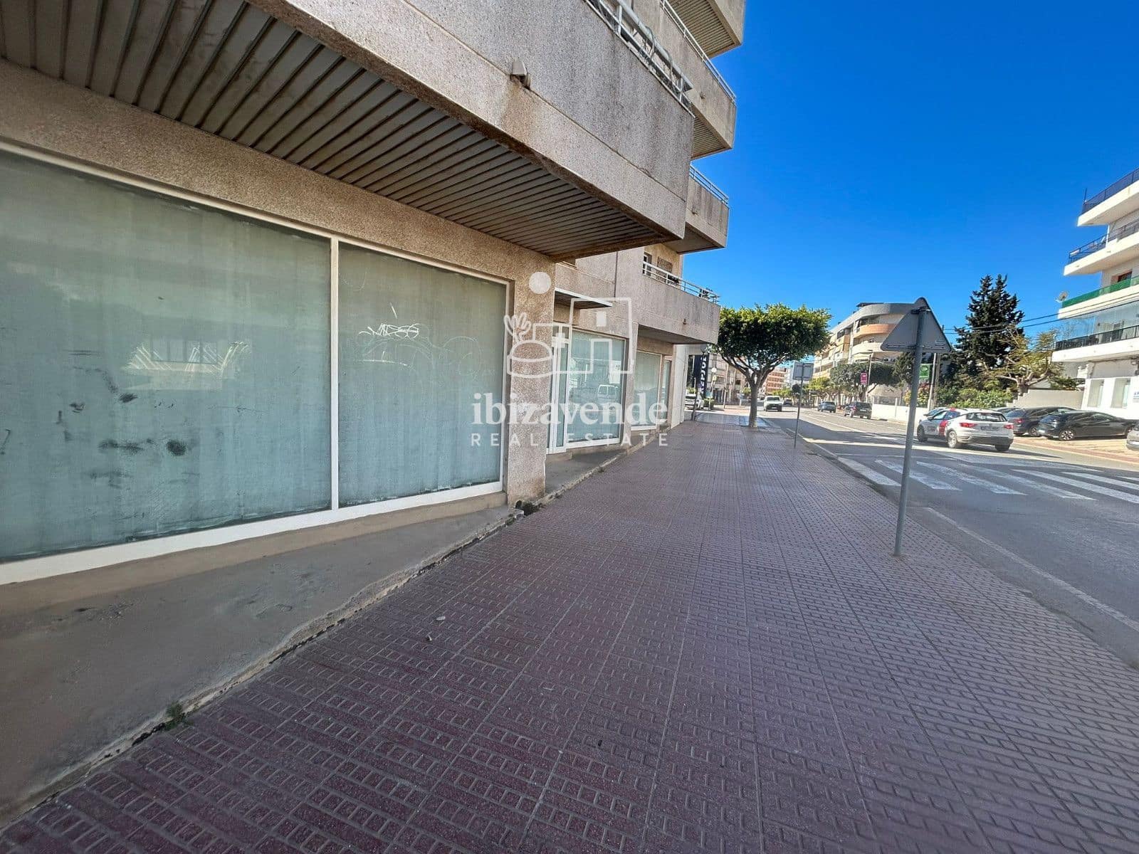 Commercial for sale in Santa Eulalia / Santa Eularia with garage - € 1,200,000 (Ref: 9836706)
