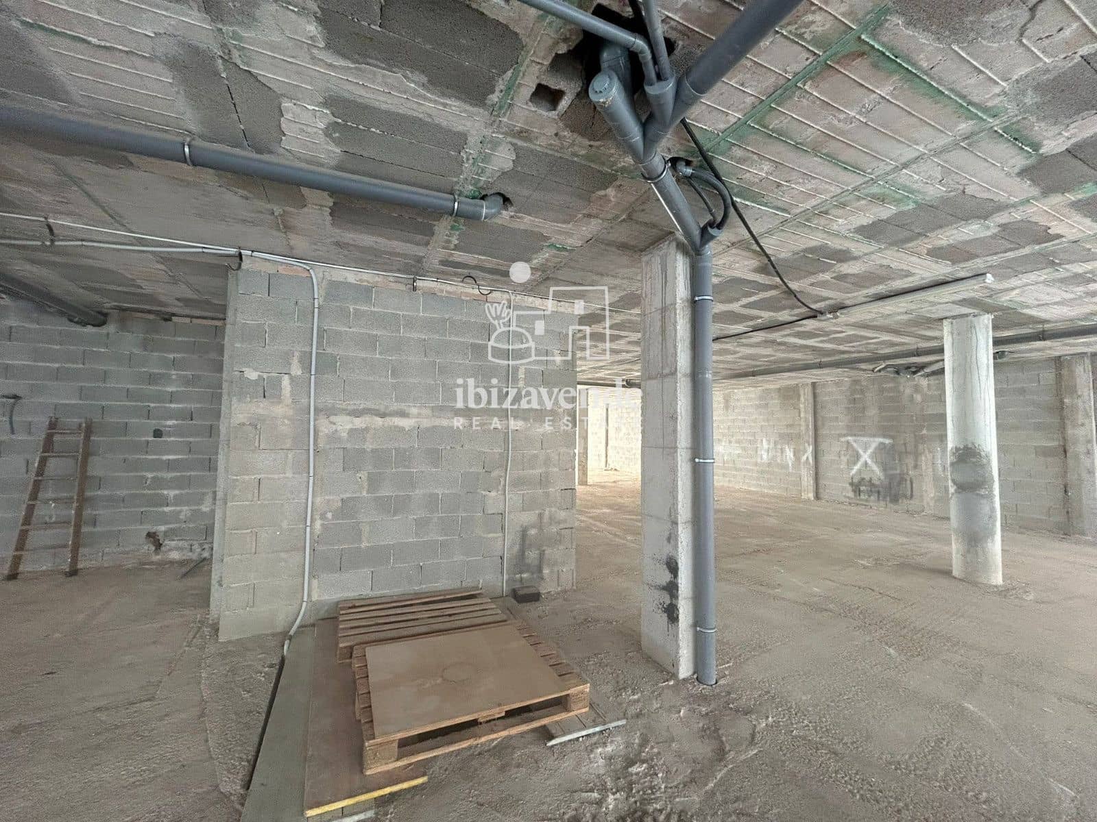 Commercial for sale in Santa Eulalia / Santa Eularia with garage - € 1,200,000 (Ref: 9836706)