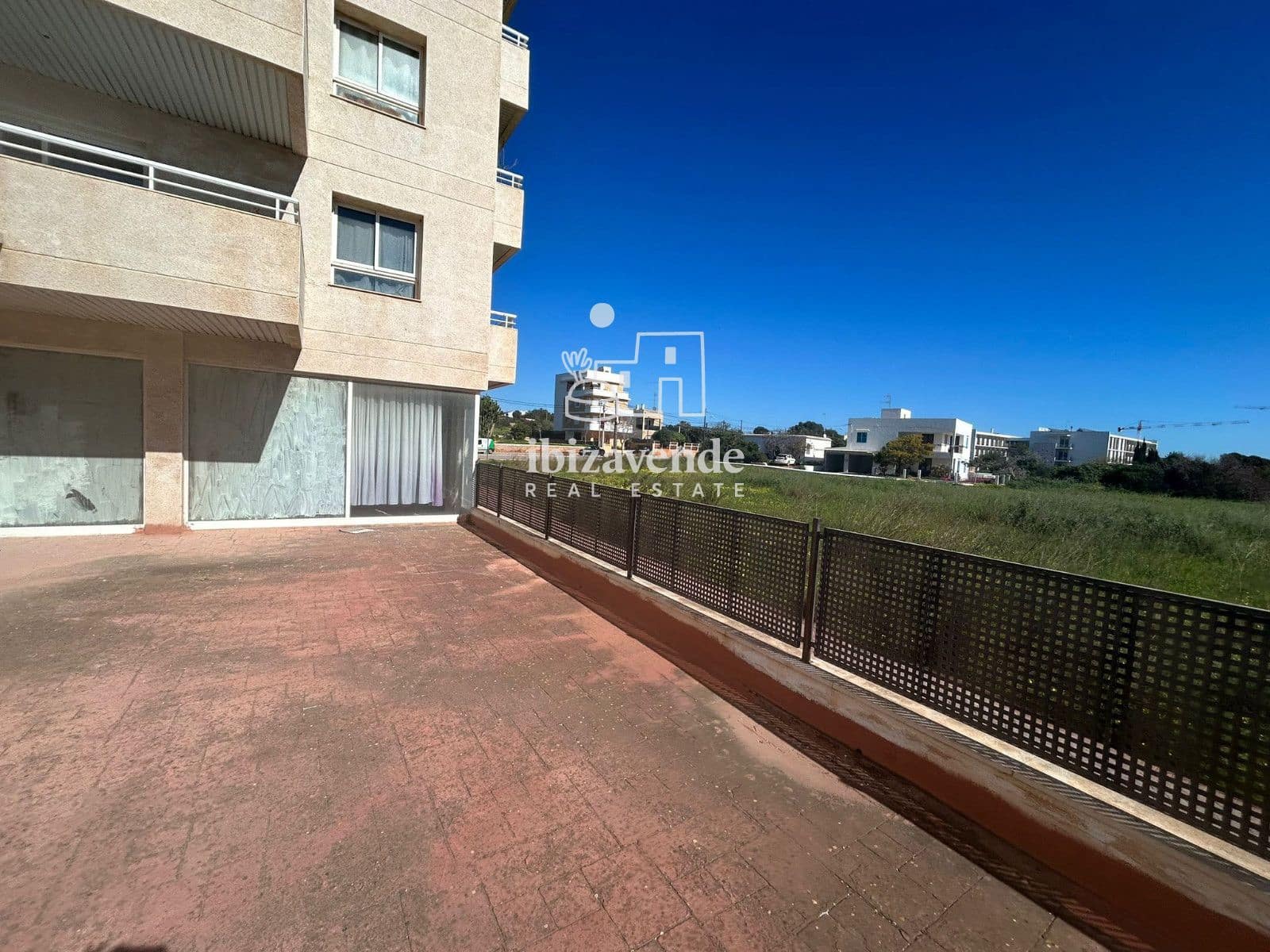 Commercial for sale in Santa Eulalia / Santa Eularia with garage - € 1,200,000 (Ref: 9836706)