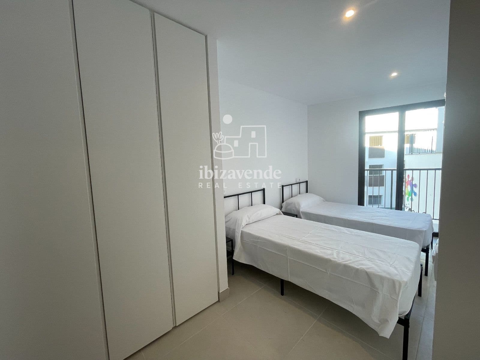 2 bedroom Flat for rent in Sant Antoni de Portmany - € 3,500 (Ref: 9841395)
