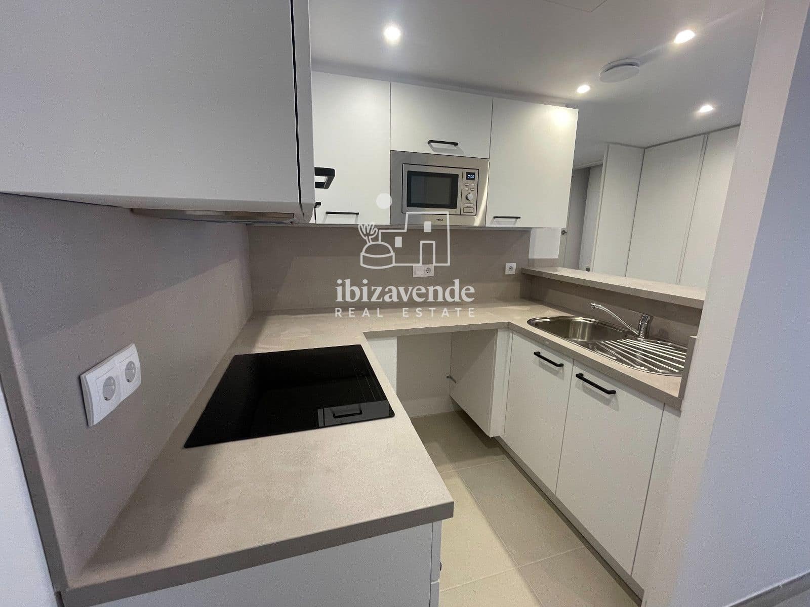 2 bedroom Flat for rent in Sant Antoni de Portmany - € 3,500 (Ref: 9841395)