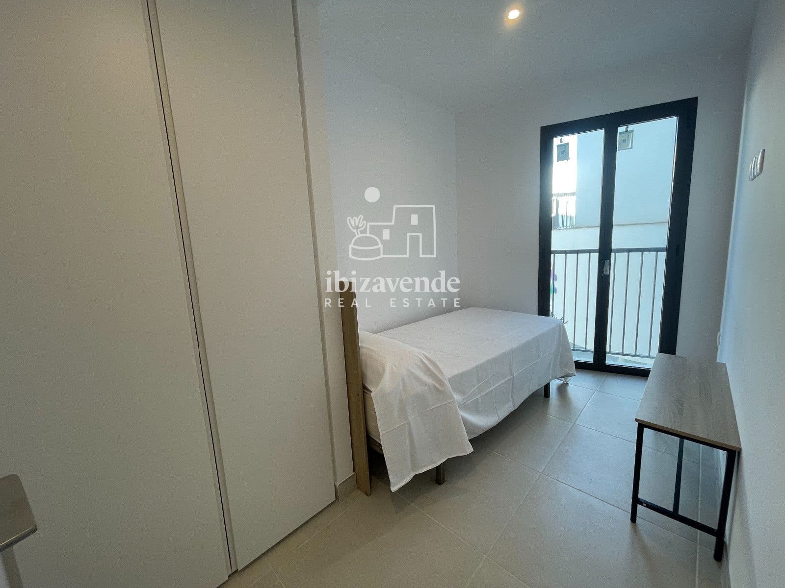 2 bedroom Flat for rent in Sant Antoni de Portmany - € 3,500 (Ref: 9841395)