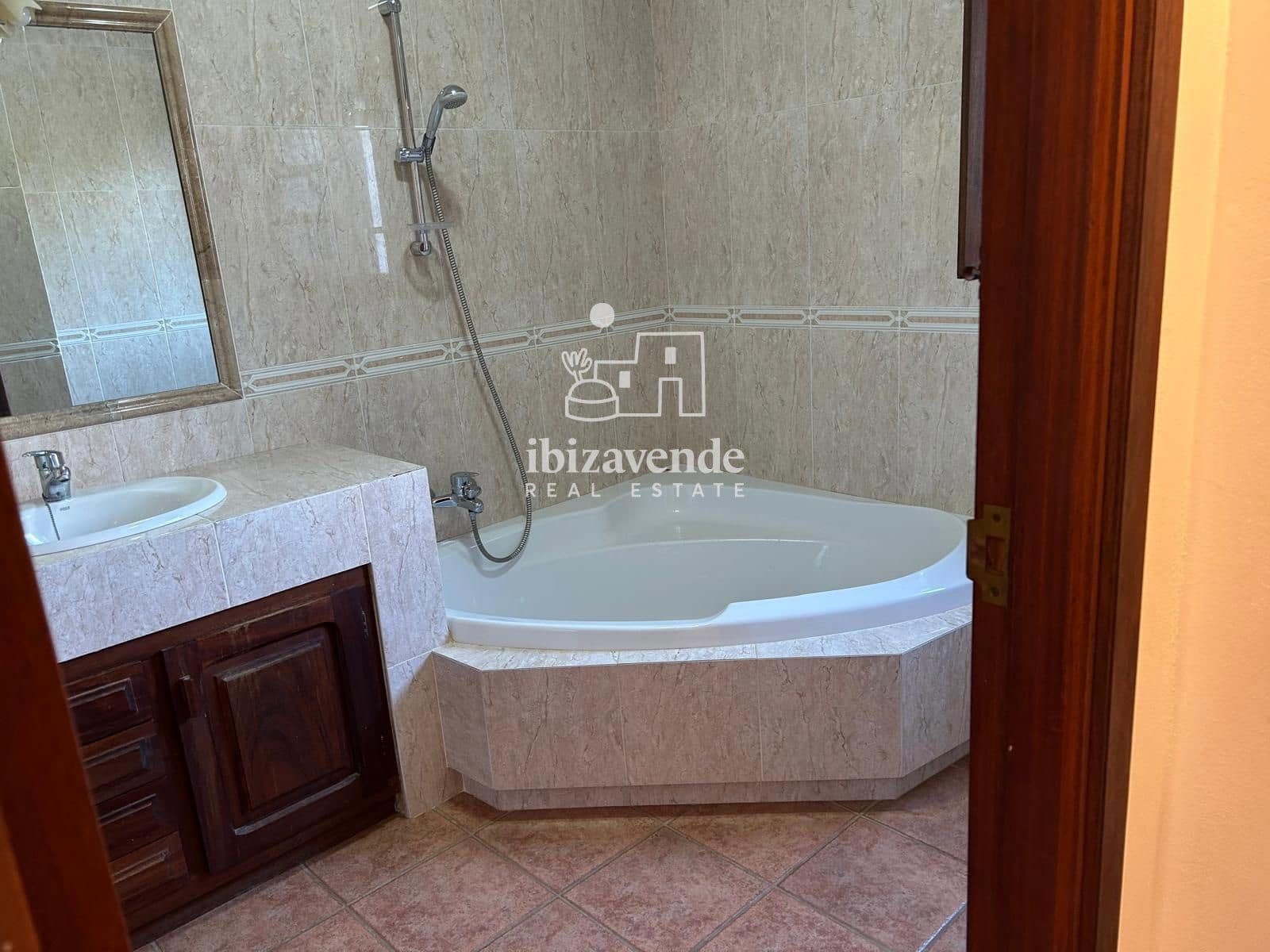4 Zimmer Villa zu vermieten in Cala Llonga mit Pool Garage - 5.500 € (Ref: 9848074)