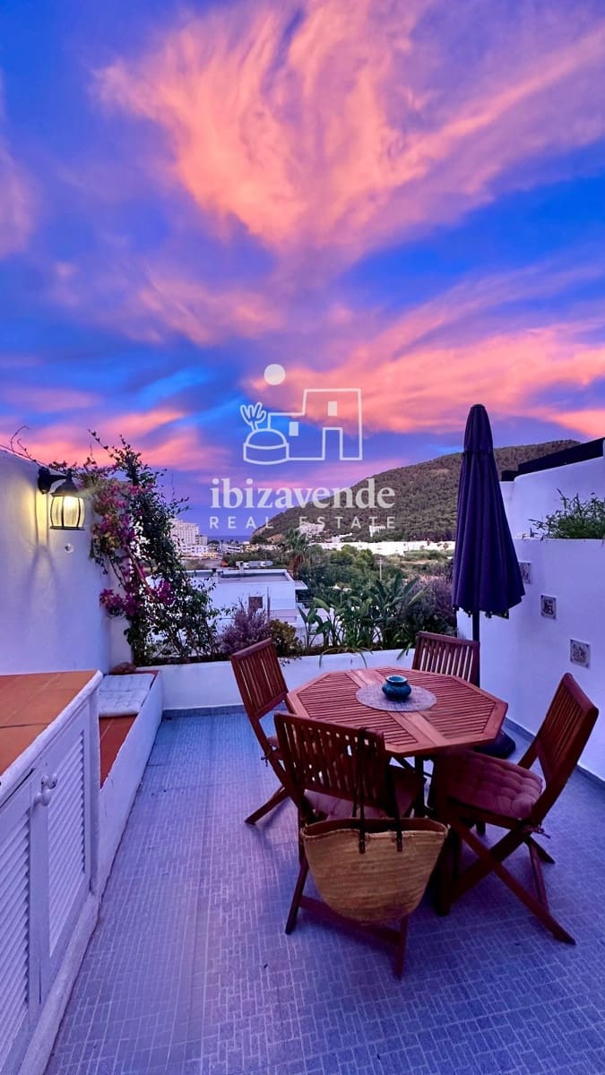 2 bedroom Flat for rent in Cala Llonga with pool garage - € 4,500 (Ref: 9849836)