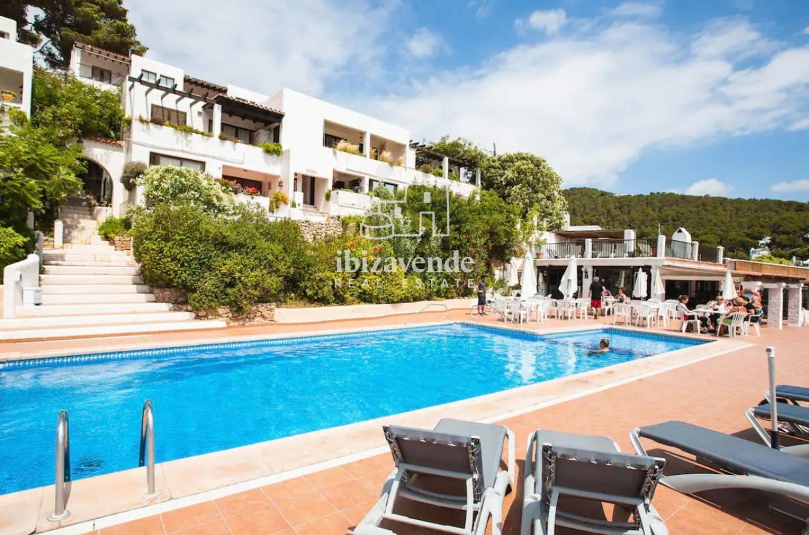 2 bedroom Flat for rent in Cala Llonga with pool garage - € 4,500 (Ref: 9849836)