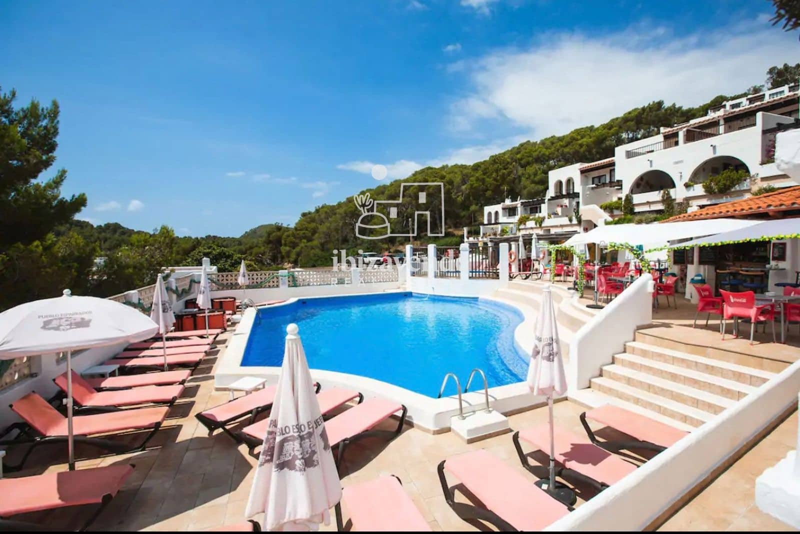 2 bedroom Flat for rent in Cala Llonga with pool garage - € 4,500 (Ref: 9849836)