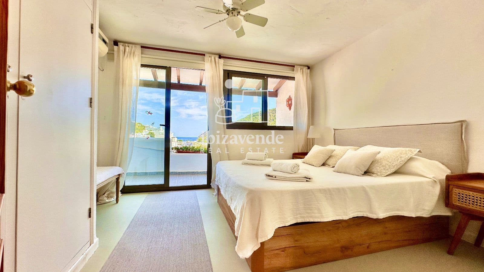 2 bedroom Flat for rent in Cala Llonga with pool garage - € 4,500 (Ref: 9849836)